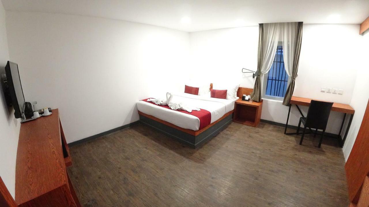 Hotel Records Phnompen Kültér fotó