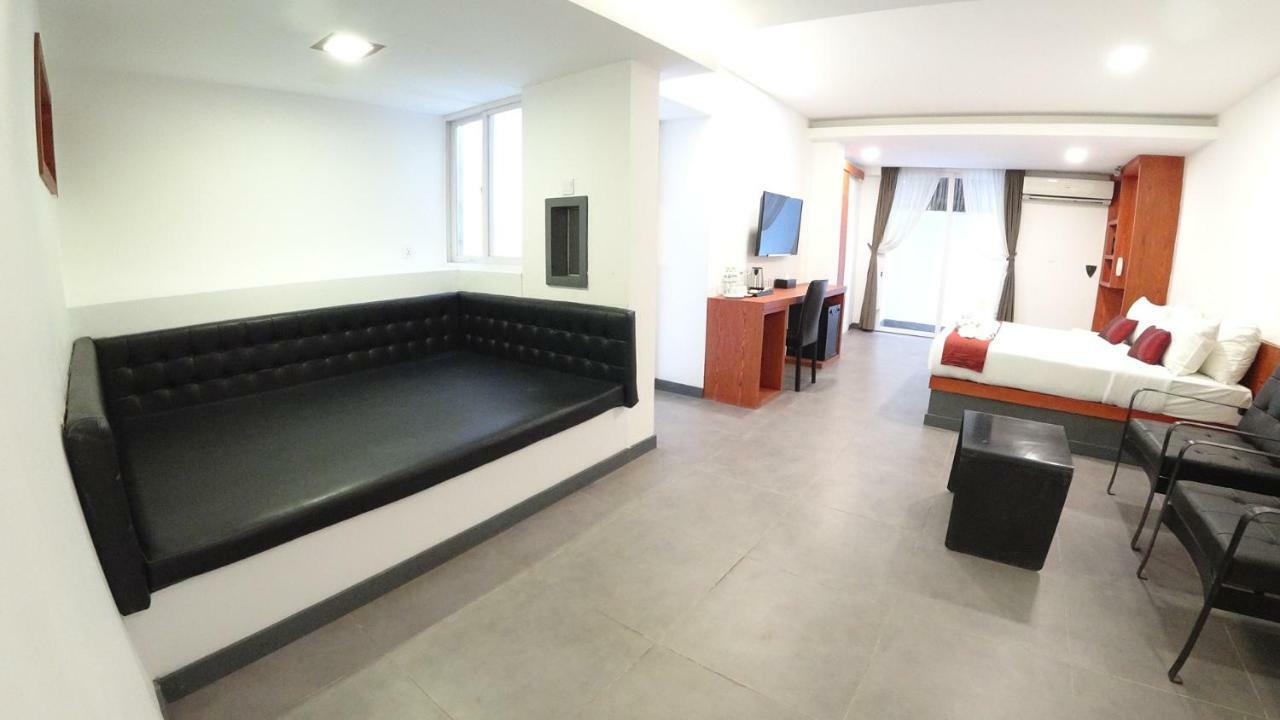 Hotel Records Phnompen Kültér fotó